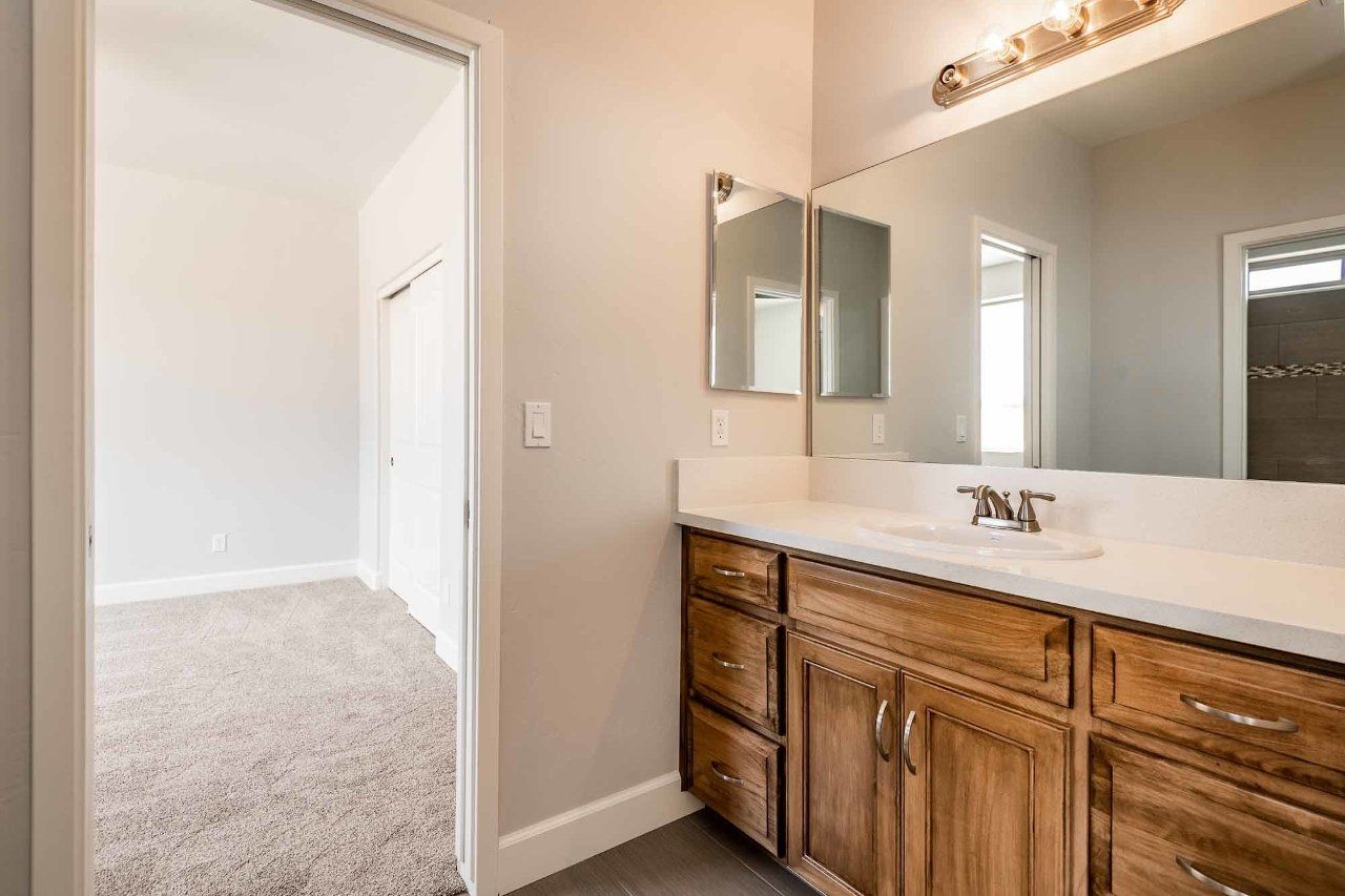 New Home Construction in Kingman AZ, Custom Home Builder Services, Modern Home Design Trends, Arizona Real Estate, Home Buyer