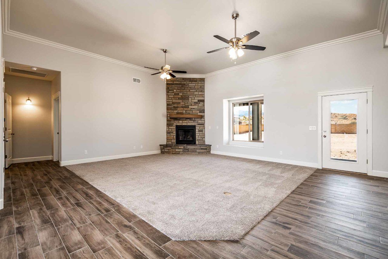 New Home Construction in Kingman AZ, Custom Home Builder Services, Modern Home Design Trends, Arizona Real Estate, Home Buyer