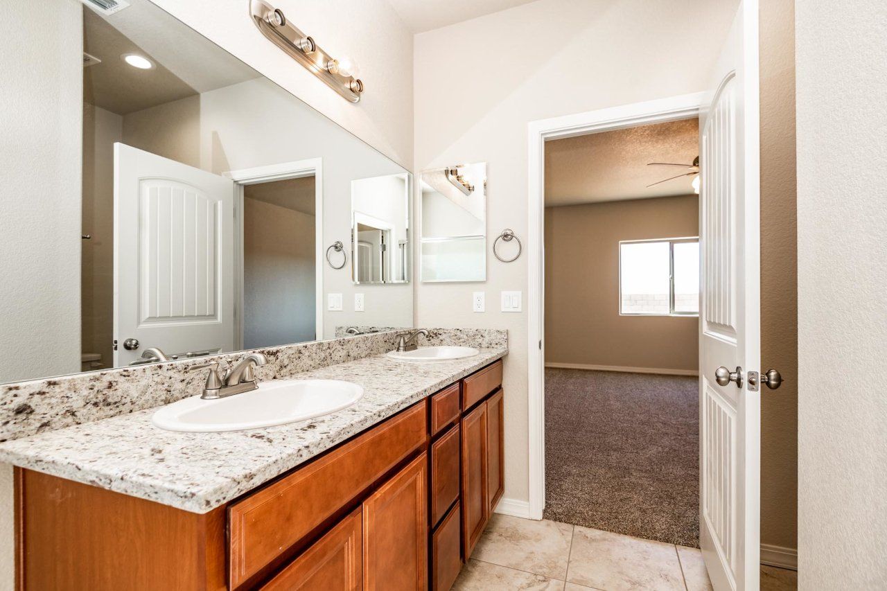 New Home Construction in Kingman AZ, Custom Home Builder Services, Modern Home Design Trends, Arizona Real Estate, Home Buyer