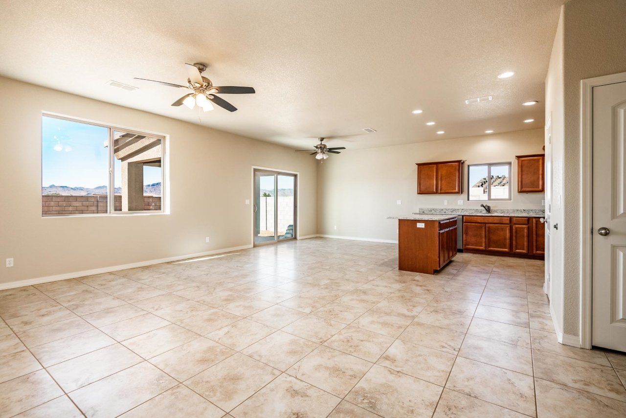 New Home Construction in Kingman AZ, Custom Home Builder Services, Modern Home Design Trends, Arizona Real Estate, Home Buyer