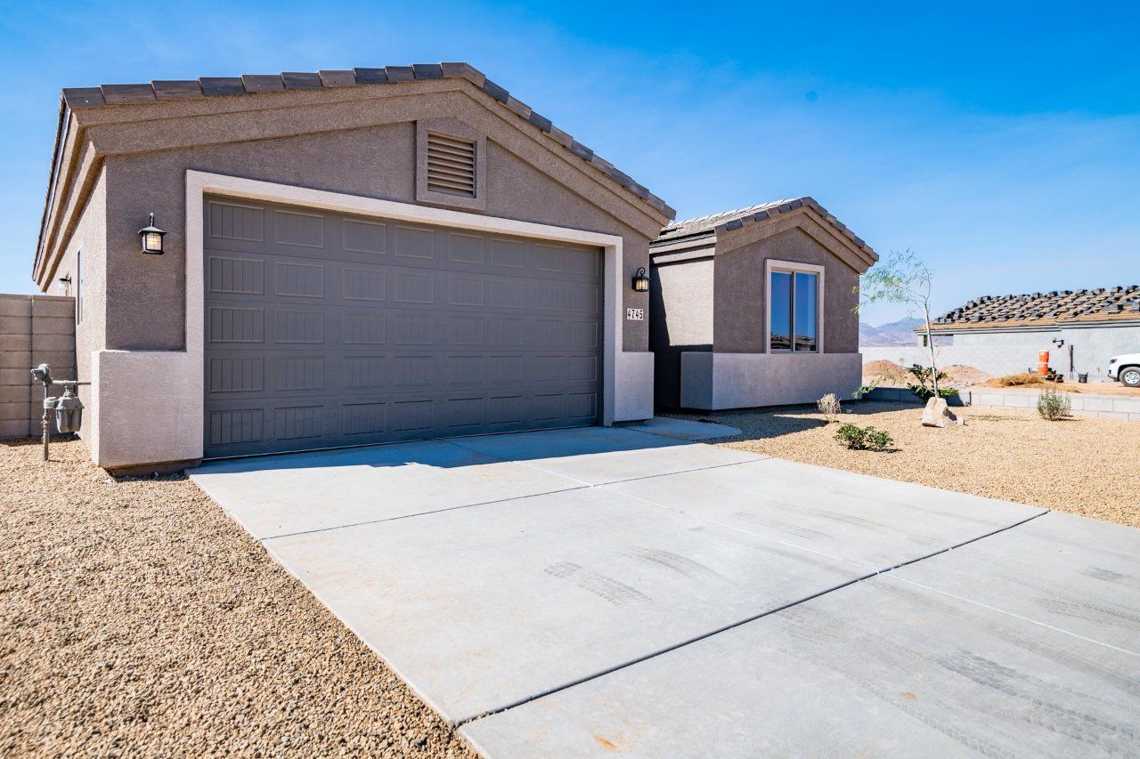 New Home Construction in Kingman AZ, Custom Home Builder Services, Modern Home Design Trends, Arizona Real Estate, Home Buyer