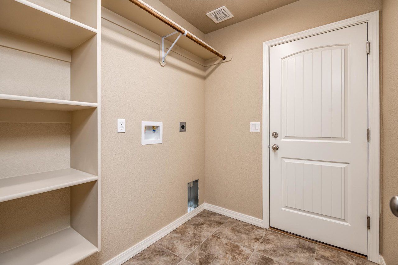 New Home Construction in Kingman AZ, Custom Home Builder Services, Modern Home Design Trends, Arizona Real Estate, Home Buyer