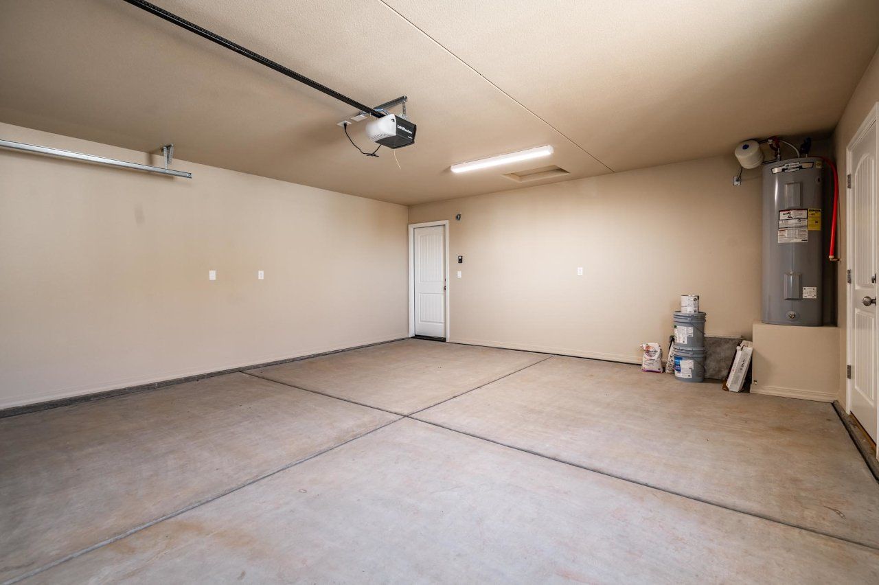 New Home Construction in Kingman AZ, Custom Home Builder Services, Modern Home Design Trends, Arizona Real Estate, Home Buyer