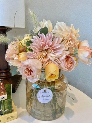 Unique Hand Picked Flower Arrangements | Sunday Market Flowers