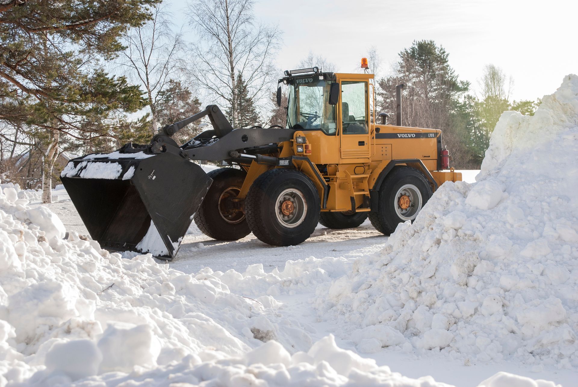 COMMERCIAL SNOW REMOVAL IN COLORADO SPRINGS, CO COMMERCIAL SNOW REMOVAL IN COLORADO SPRINGS, CO