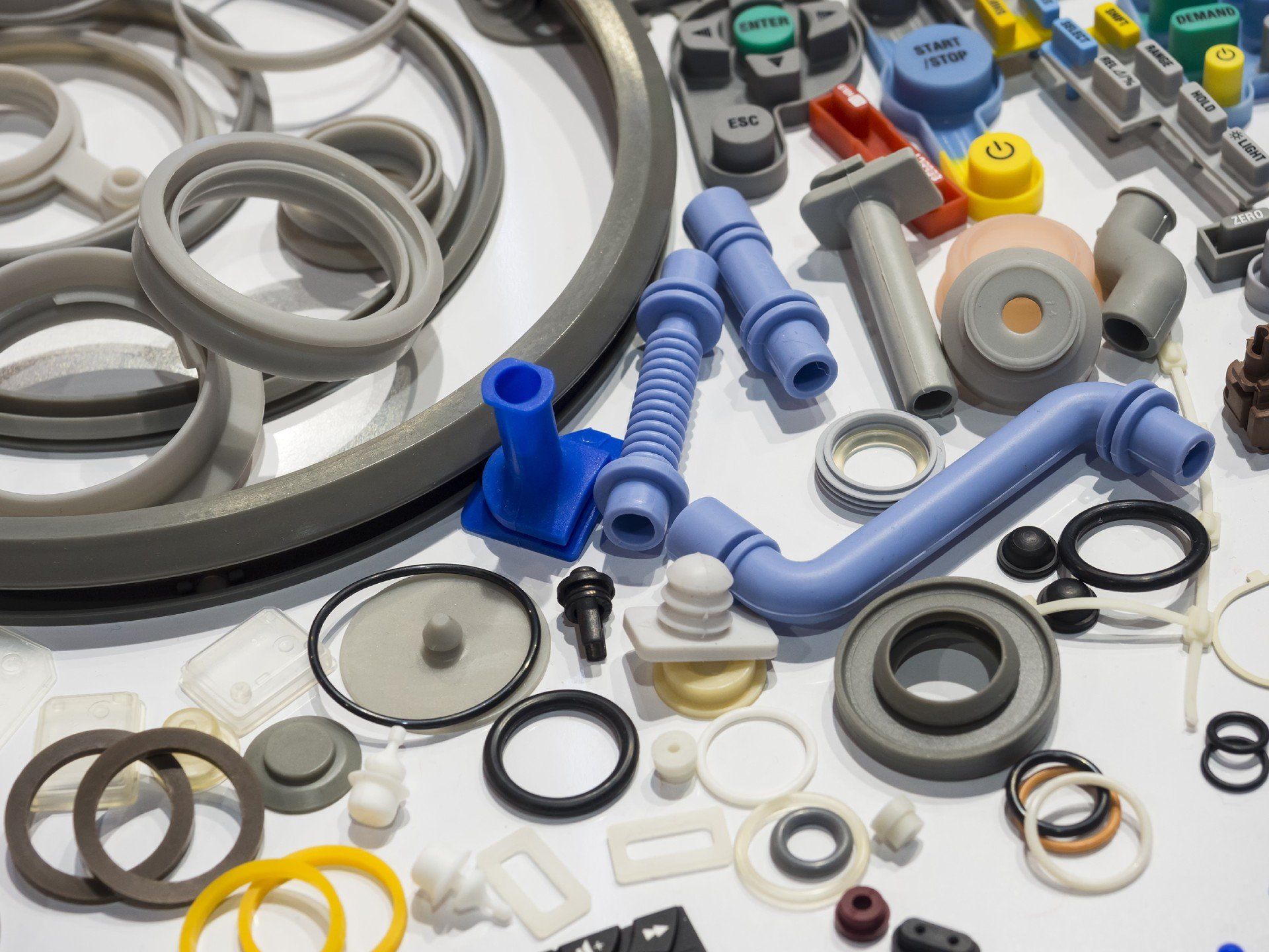 Bulloni e altri componenti plastici stampati