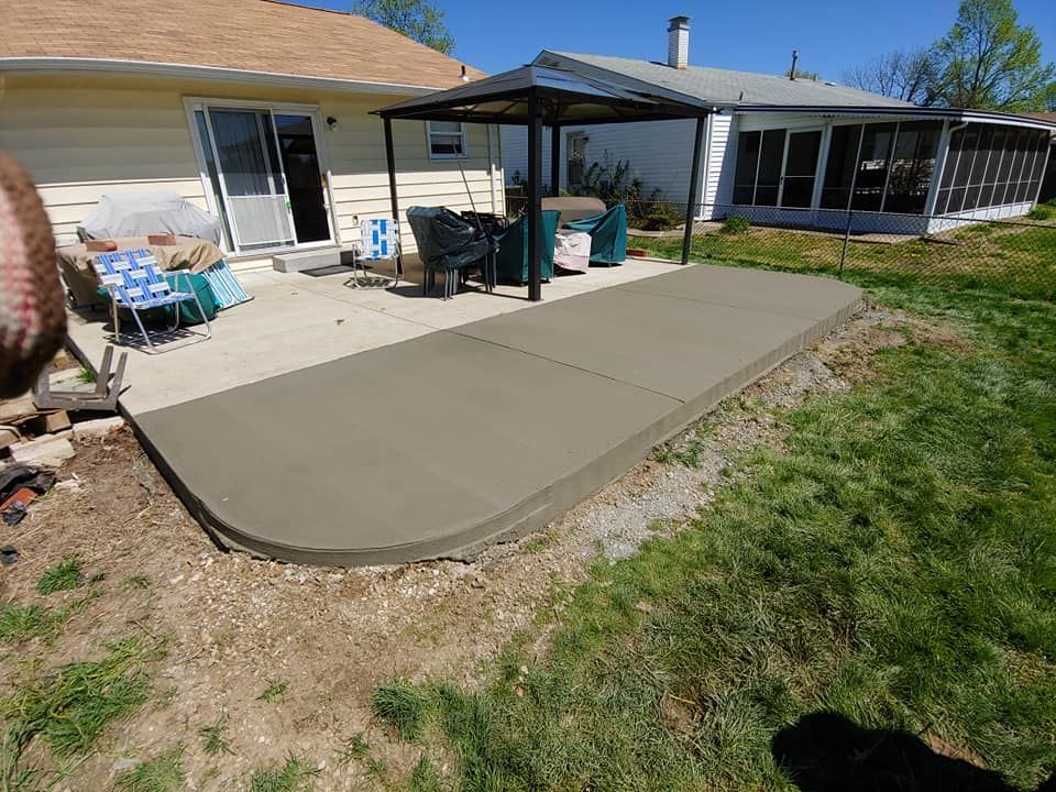 Wet Concrete Flooring - Wentzville, MO - Nelson Concrete & Construction