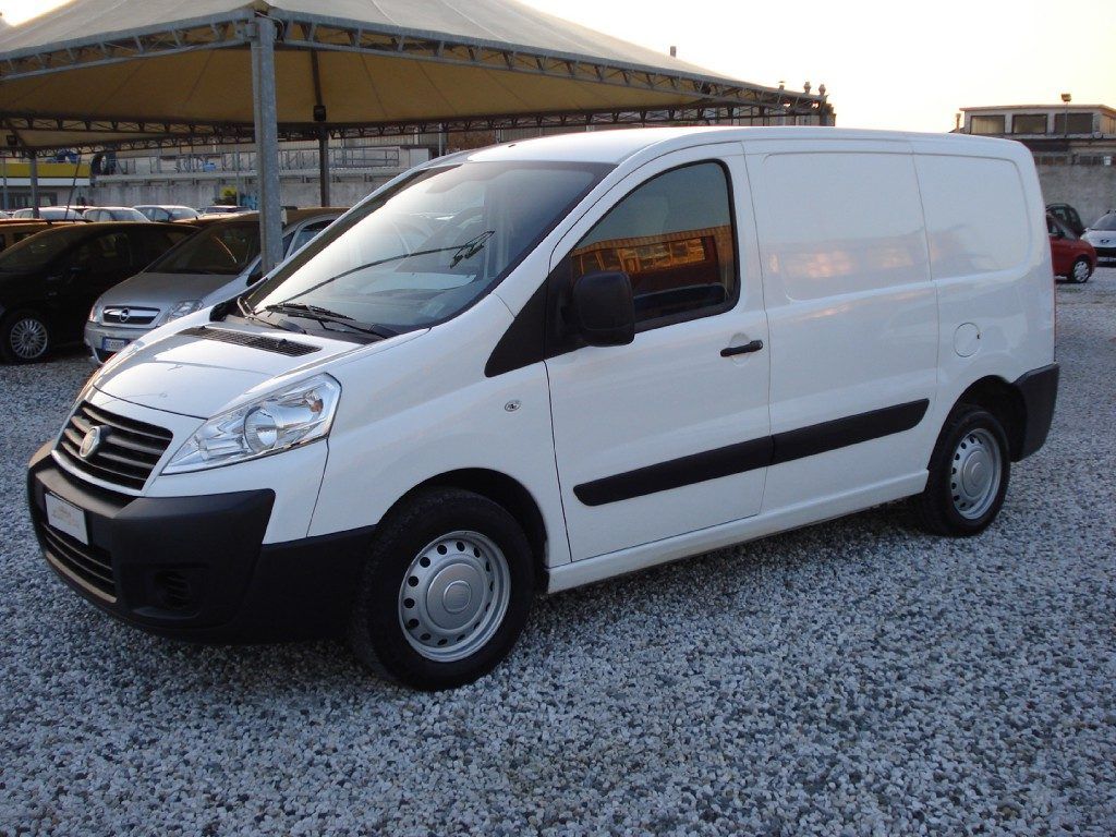 vista furgone fiat scudo a noleggio