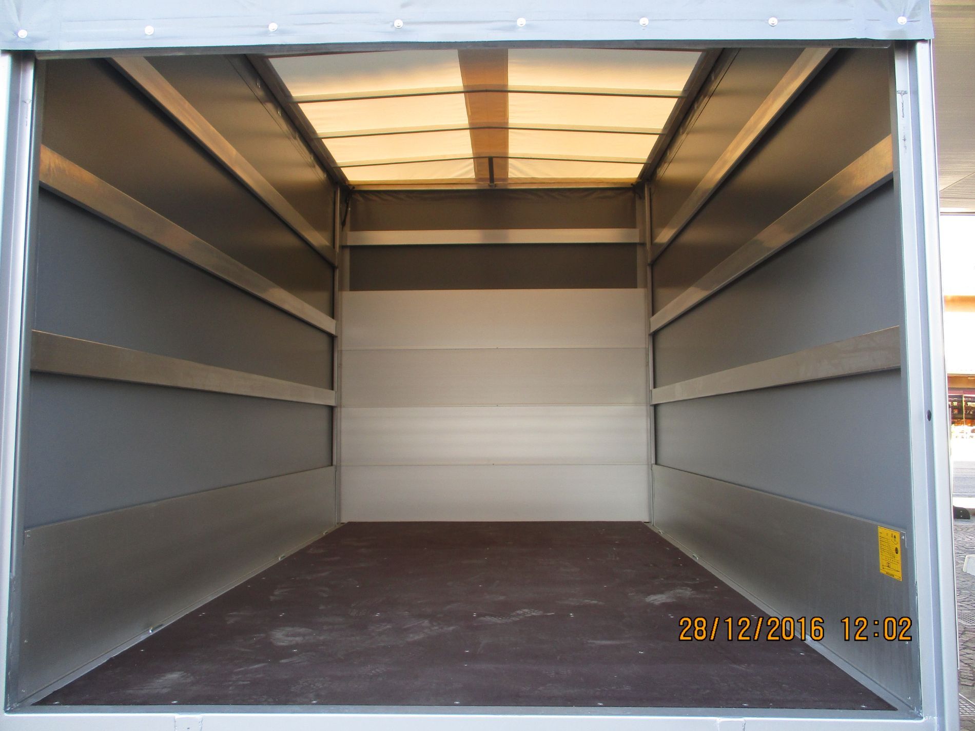 interni spaziosi Opel Movano