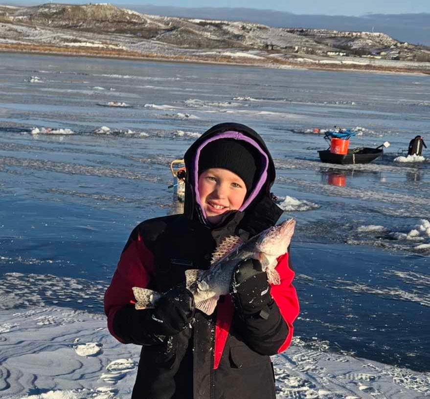 Lake Sakakawea ice fishing guide