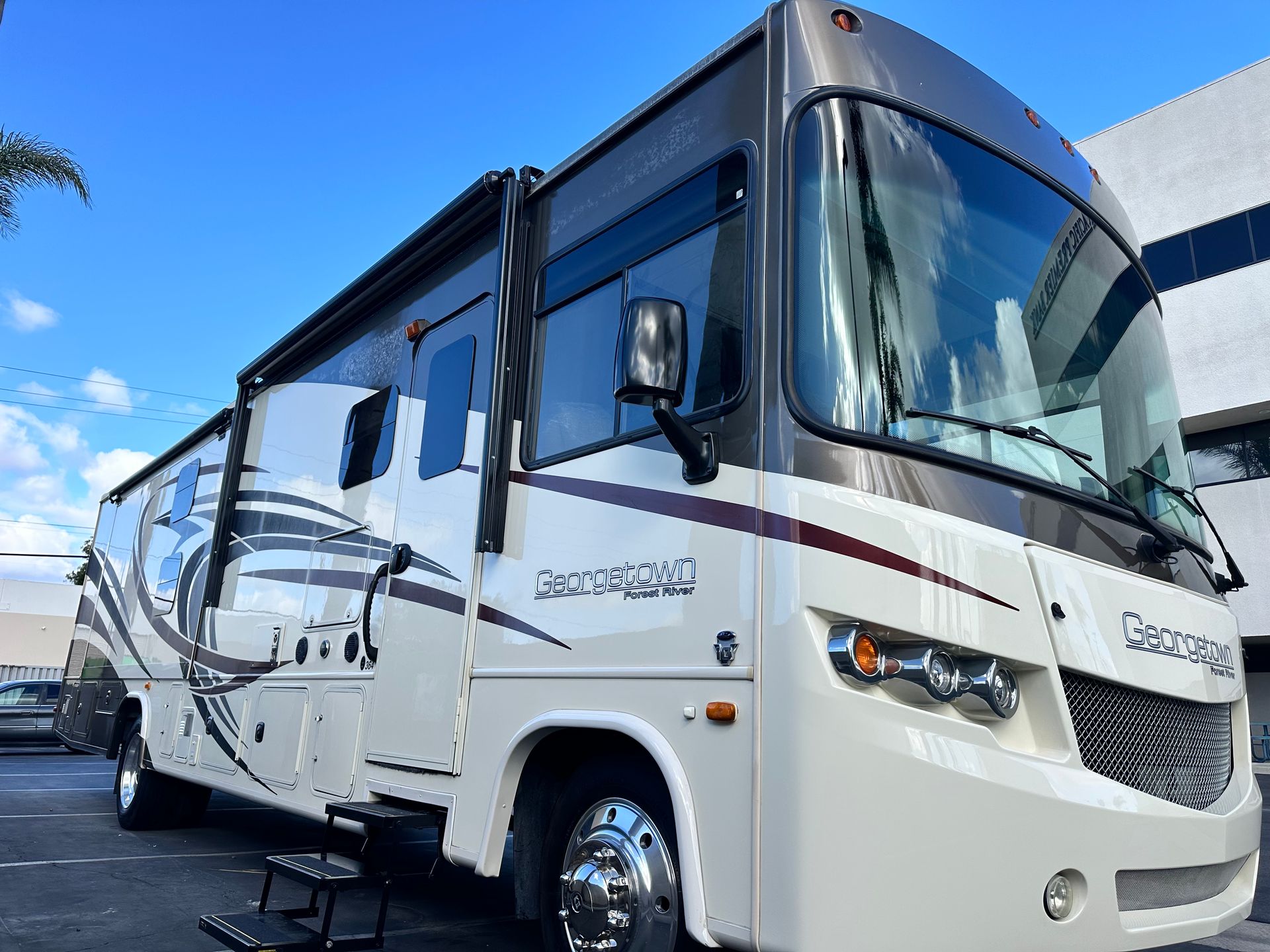 SOLD - 2016 Forest River Georgetown 364TS - 2 FULL Bathrooms ...