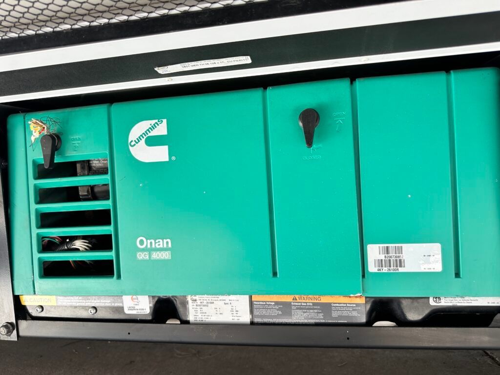 A green box with the word oman on it
