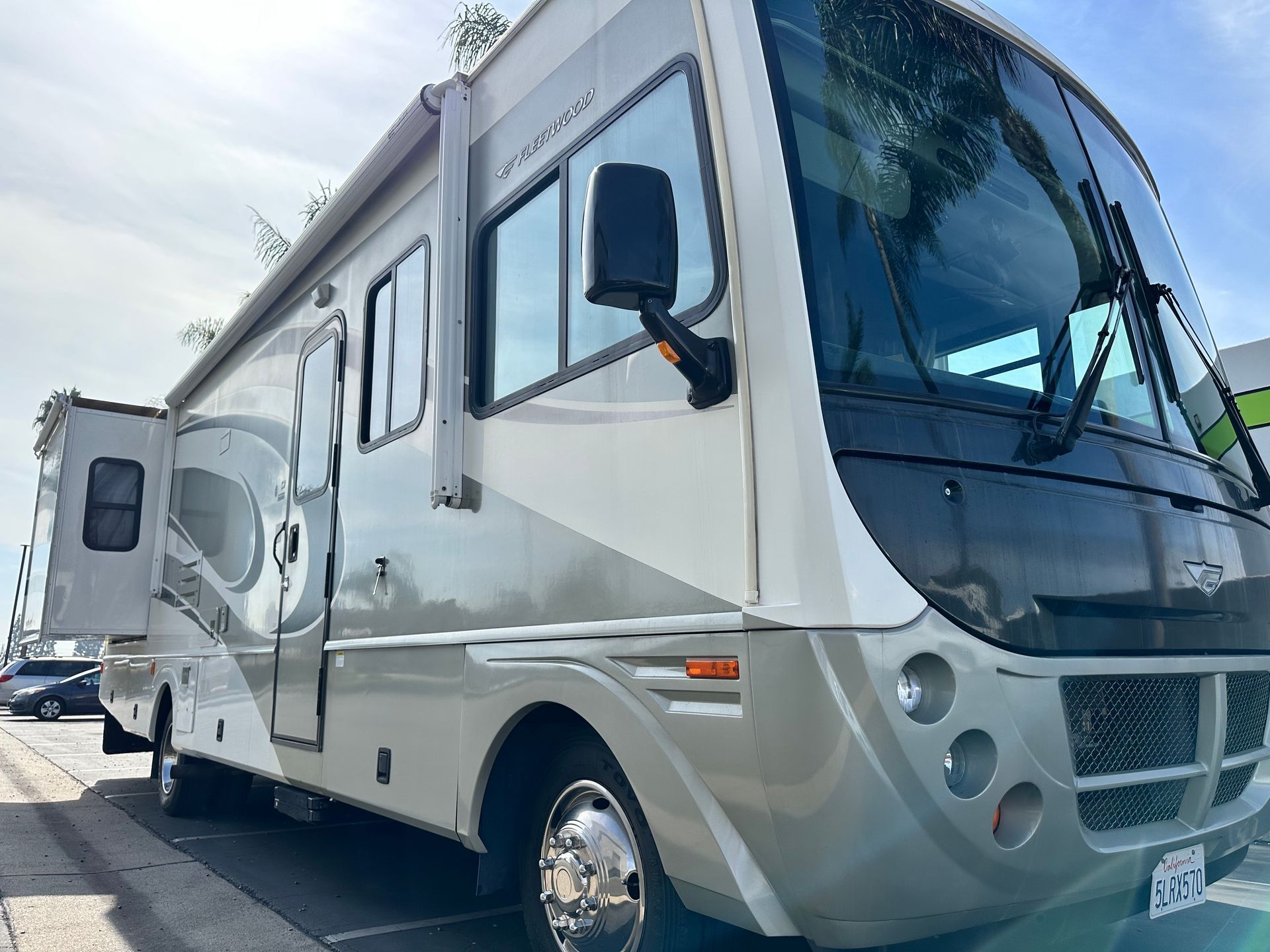 SOLD 2005 FLEETWOOD SOUTHWIND 32V - $34,950