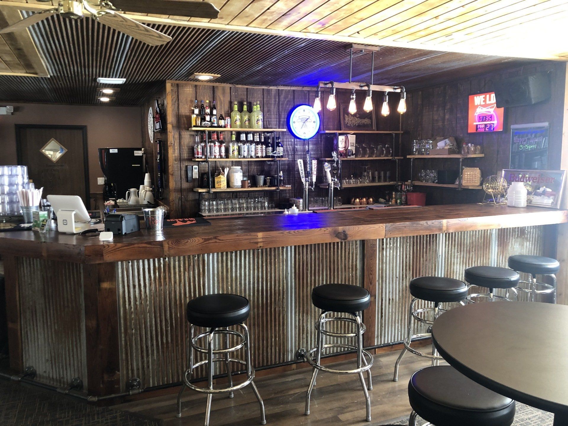 Group of people dining in a reataurant