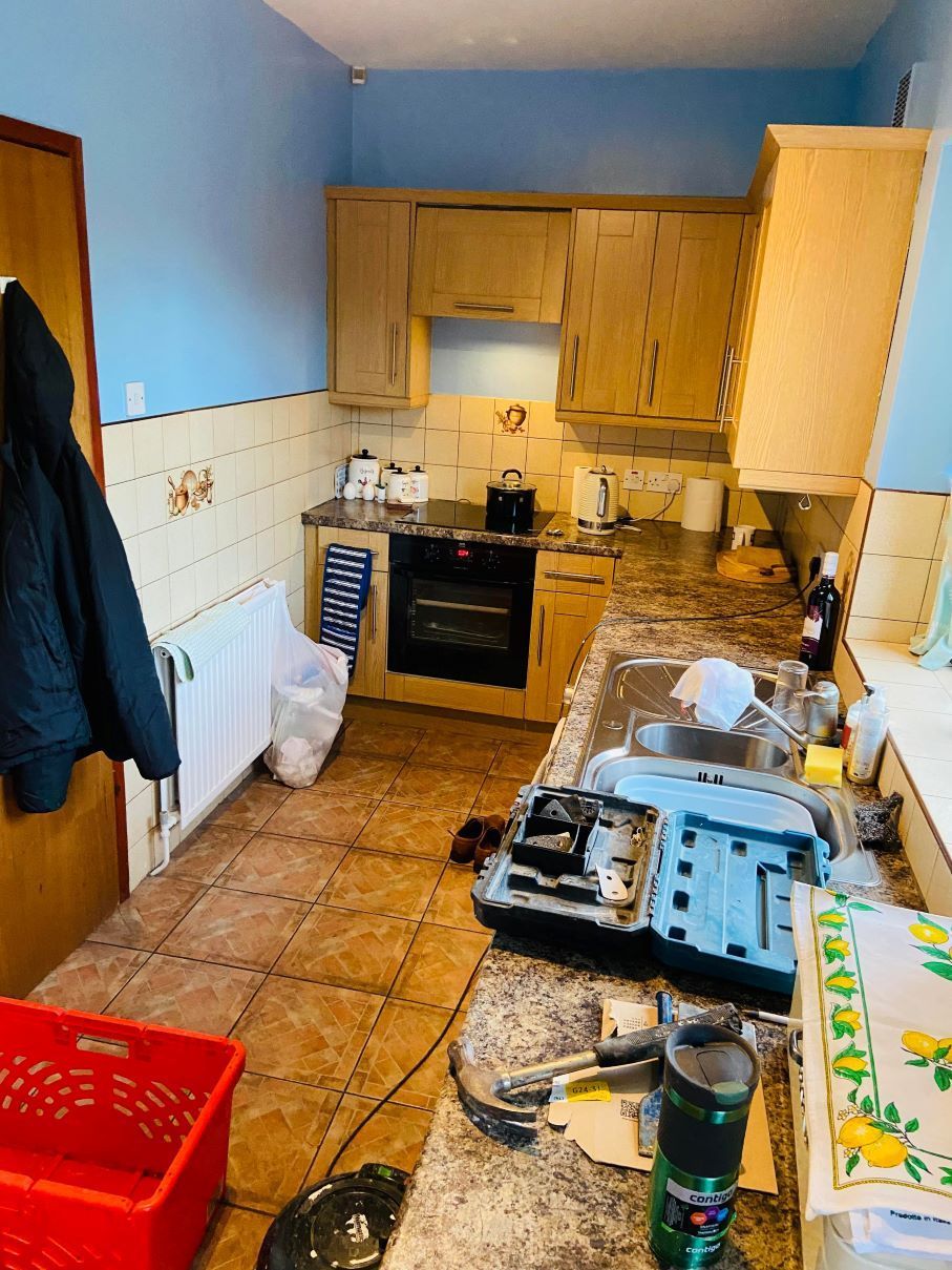 kitchen refurbishment on a tight budget before and after images by buildjunky.com