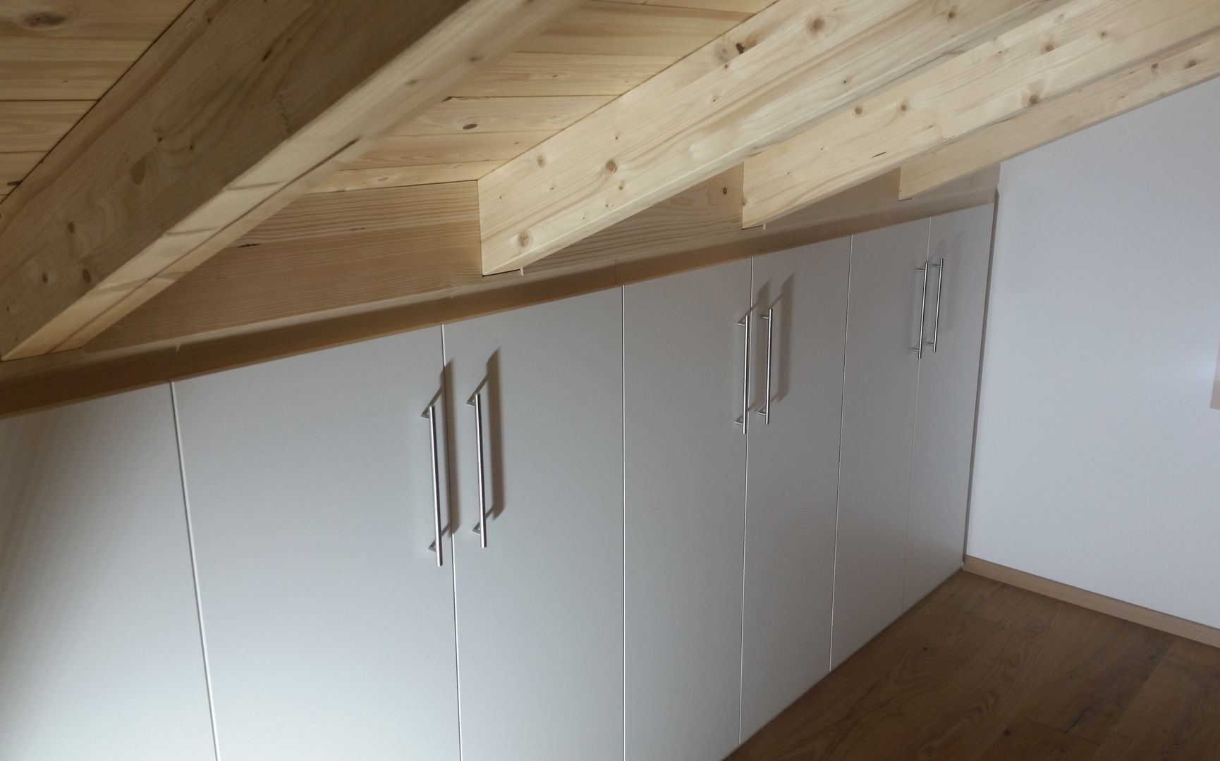 Einbauschrank in Dachschräge