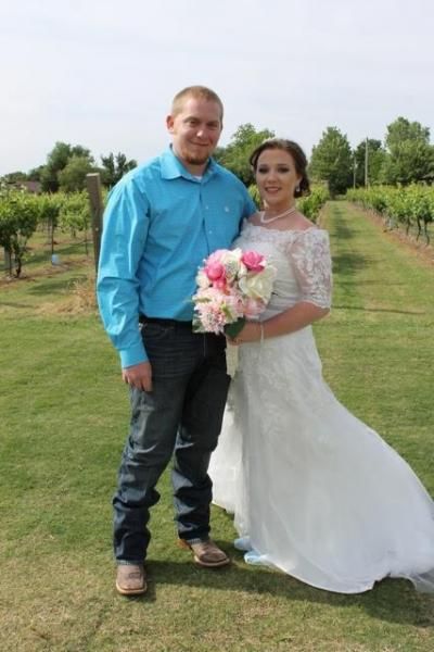 bride and groom vineyard wedding