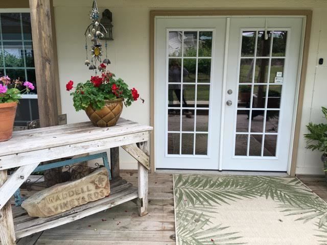 wine tasting room at waddell vineyards