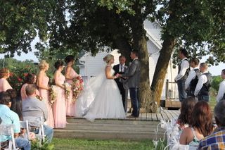 bride and groom saying vows