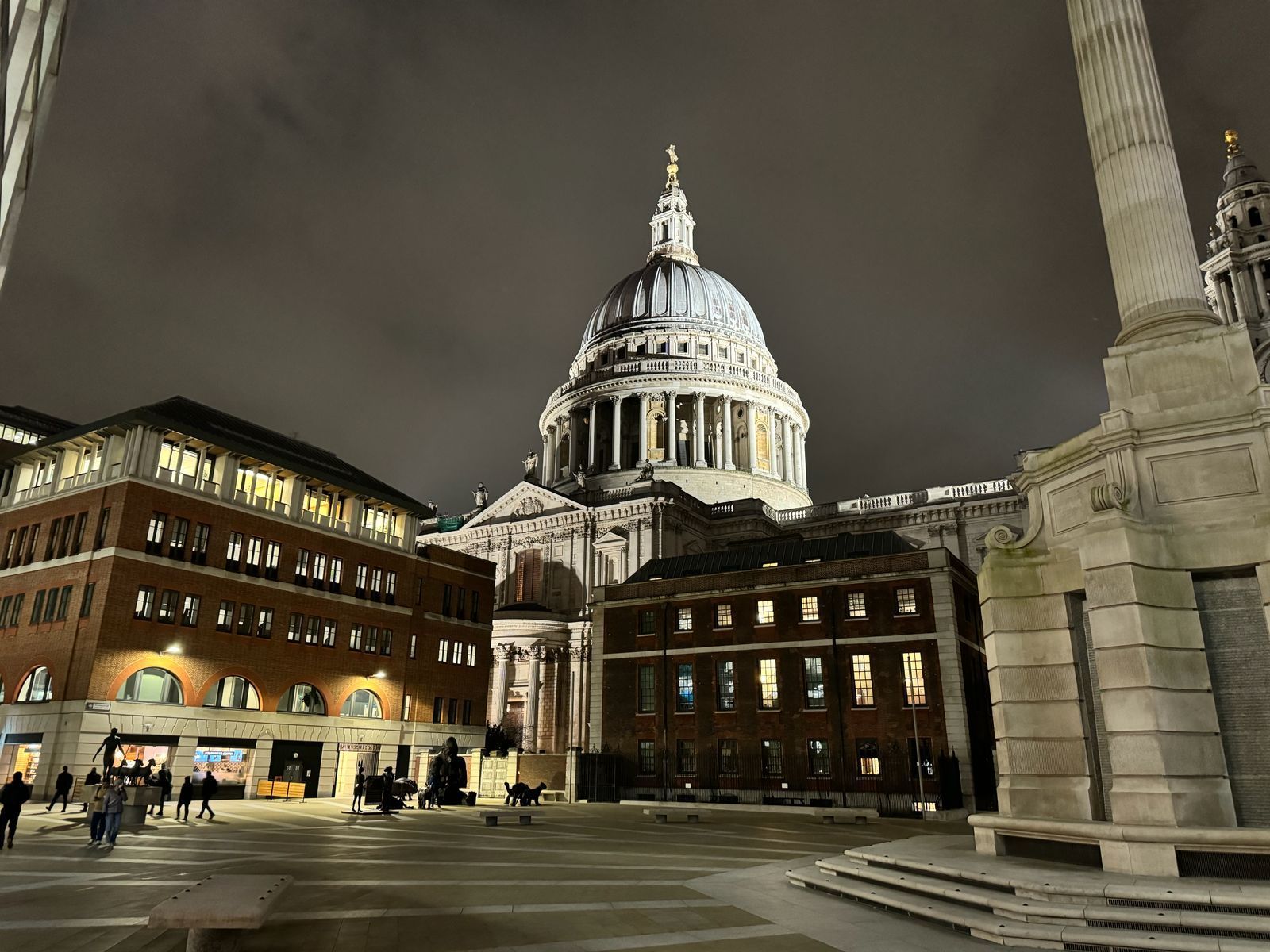 A St Pauls with a dome on top of it is lit up at night, event lighting supplied by Absolute Events 