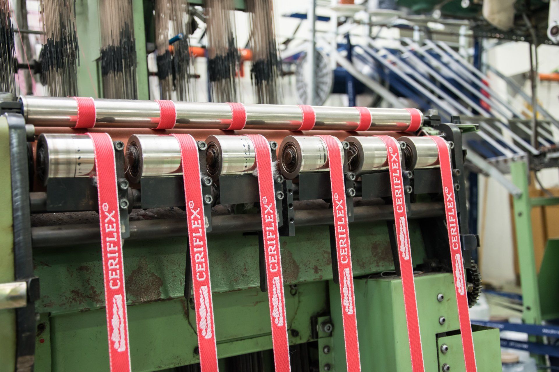 nastro industriale rosso con scritta bianca