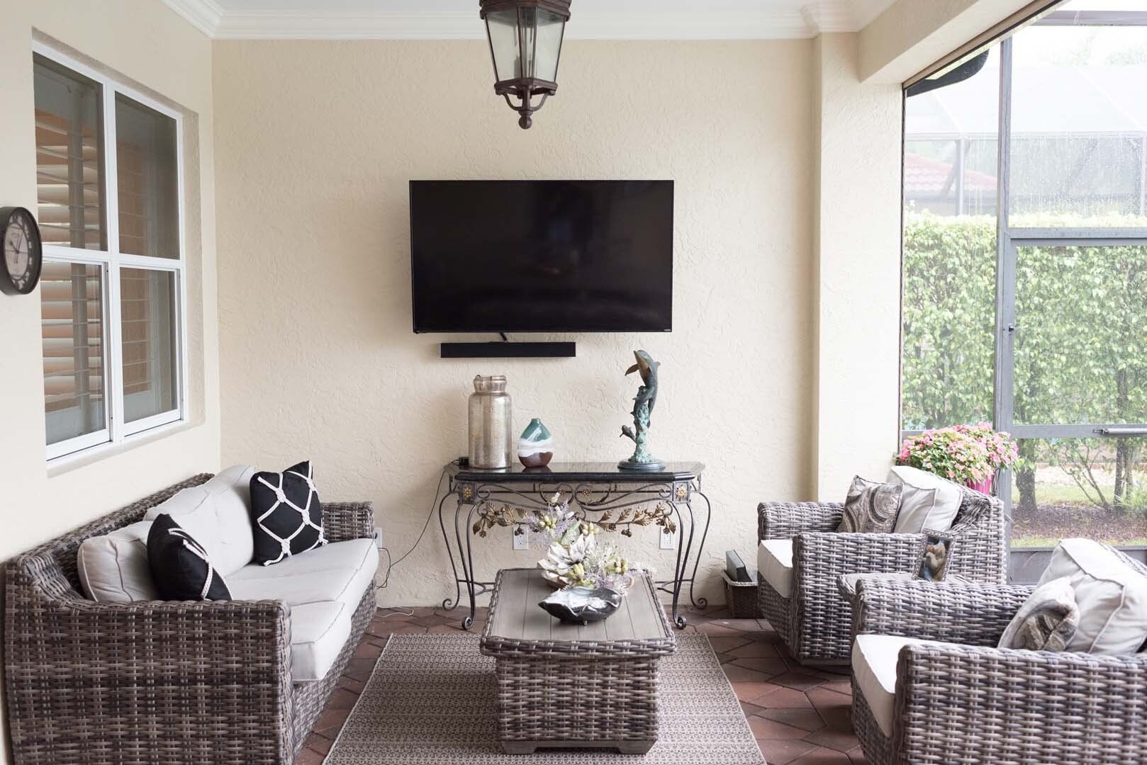 Modern Living Room — Naples, FL — Treeline Building