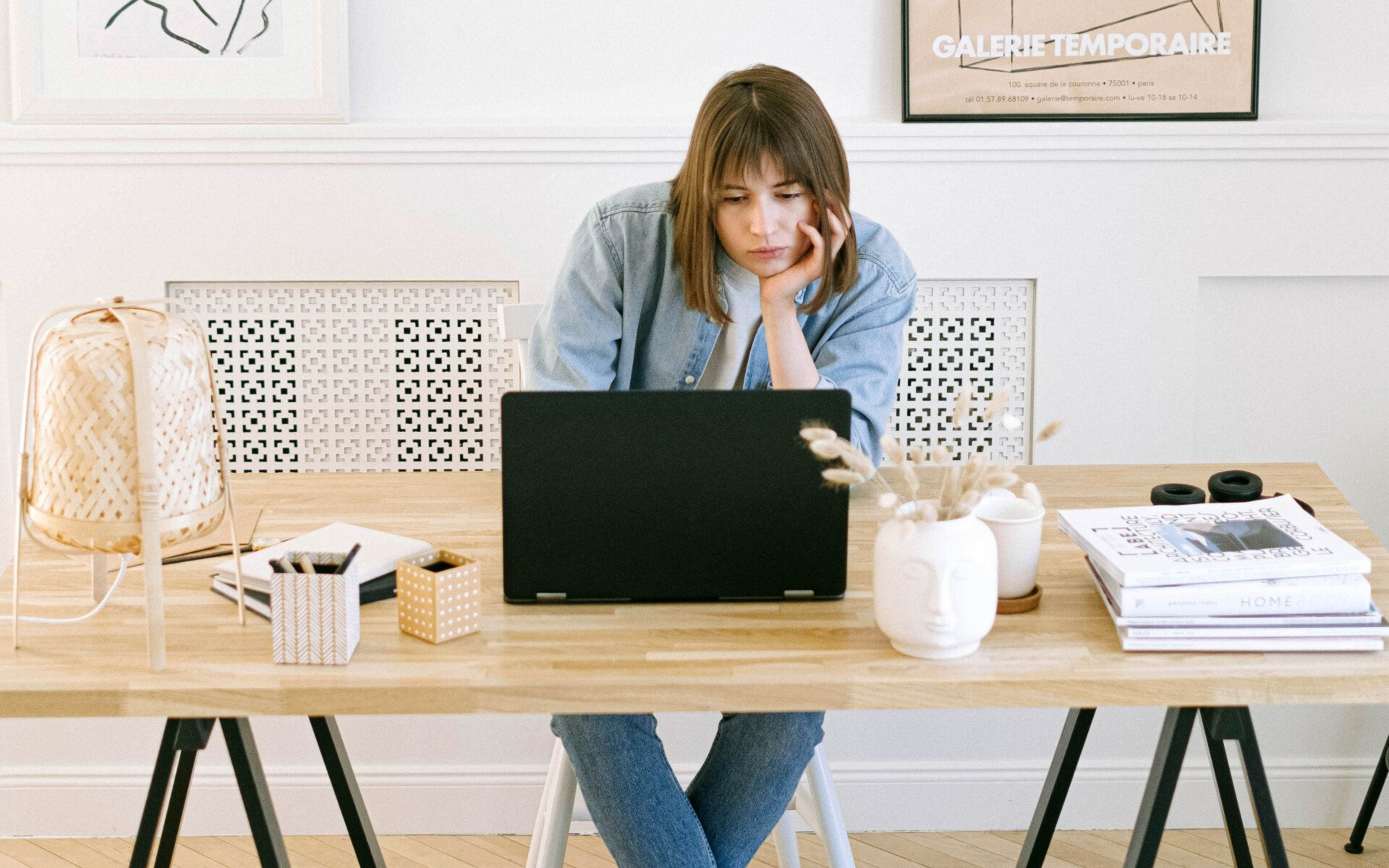 Ontario therapist reviewing her online calendar and creating a cancellation policy for her Canadian private practice.