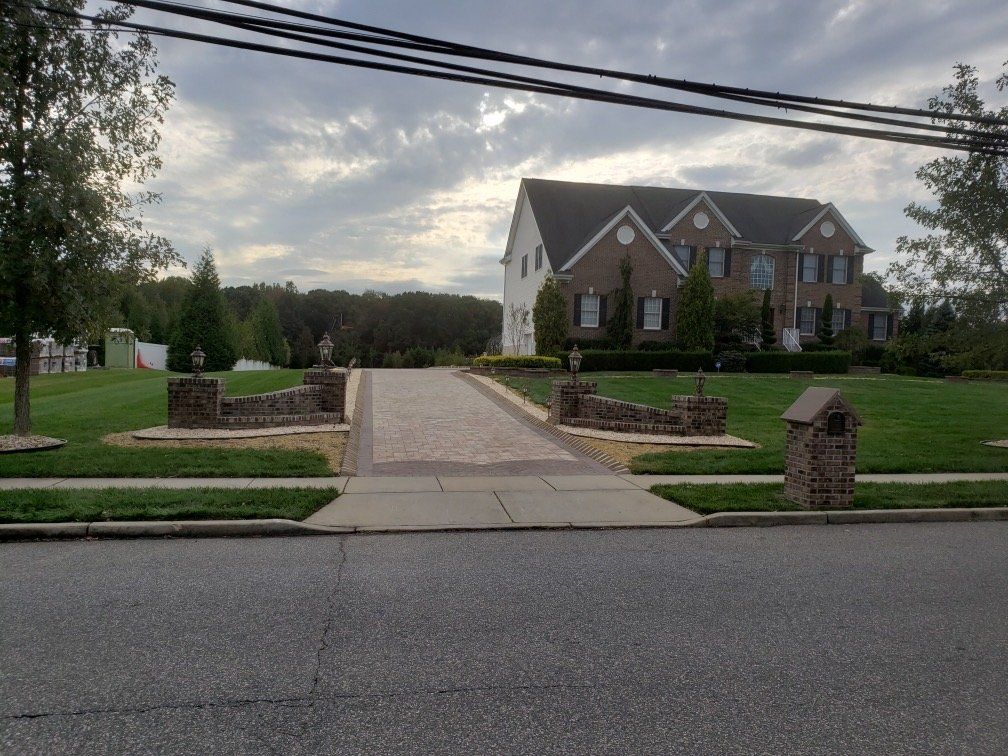 A Simple Driveway in a Large House — Freehold, NJ — New Jersey Pavers