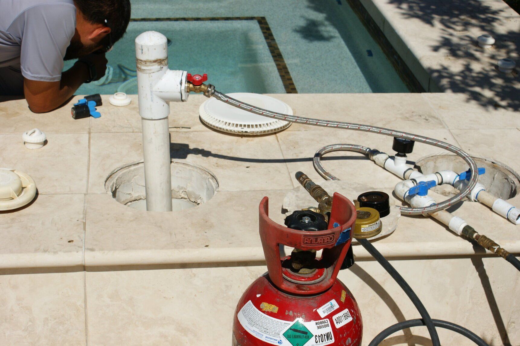 Leak detection company vs plumber who should you call for your pool