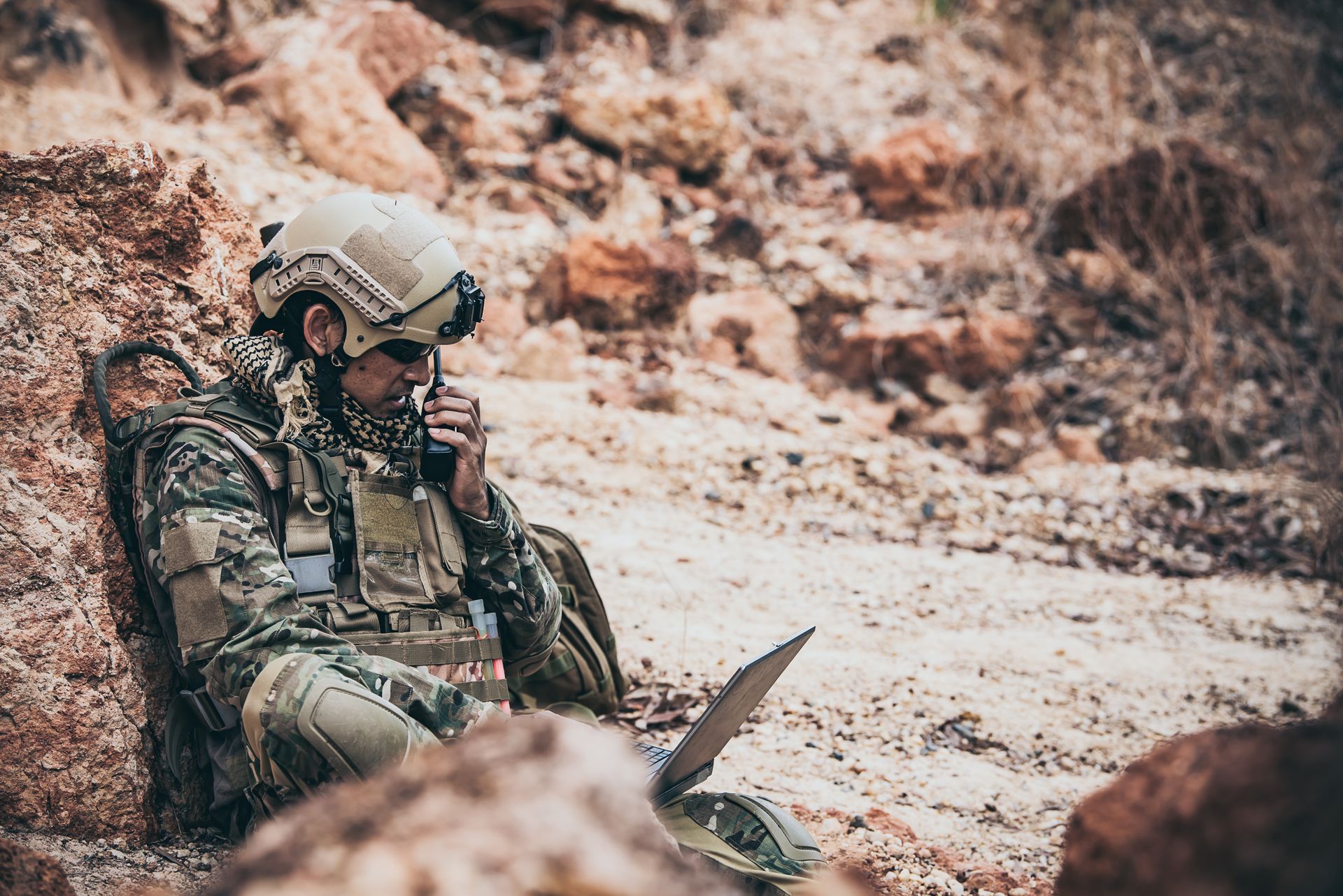 Mobiele SatData unit voor snelle, veilige internetverbinding bij militaire interventies en operaties