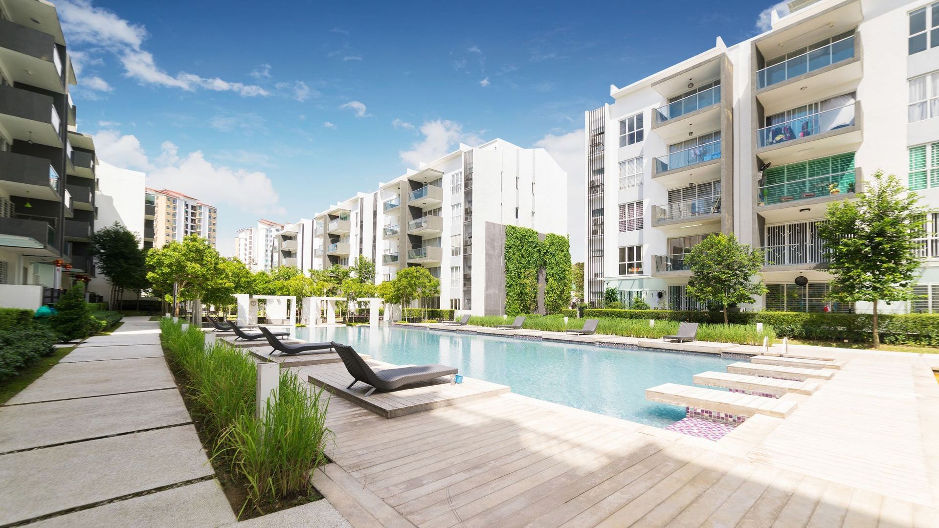 Luxury Apartment Pool