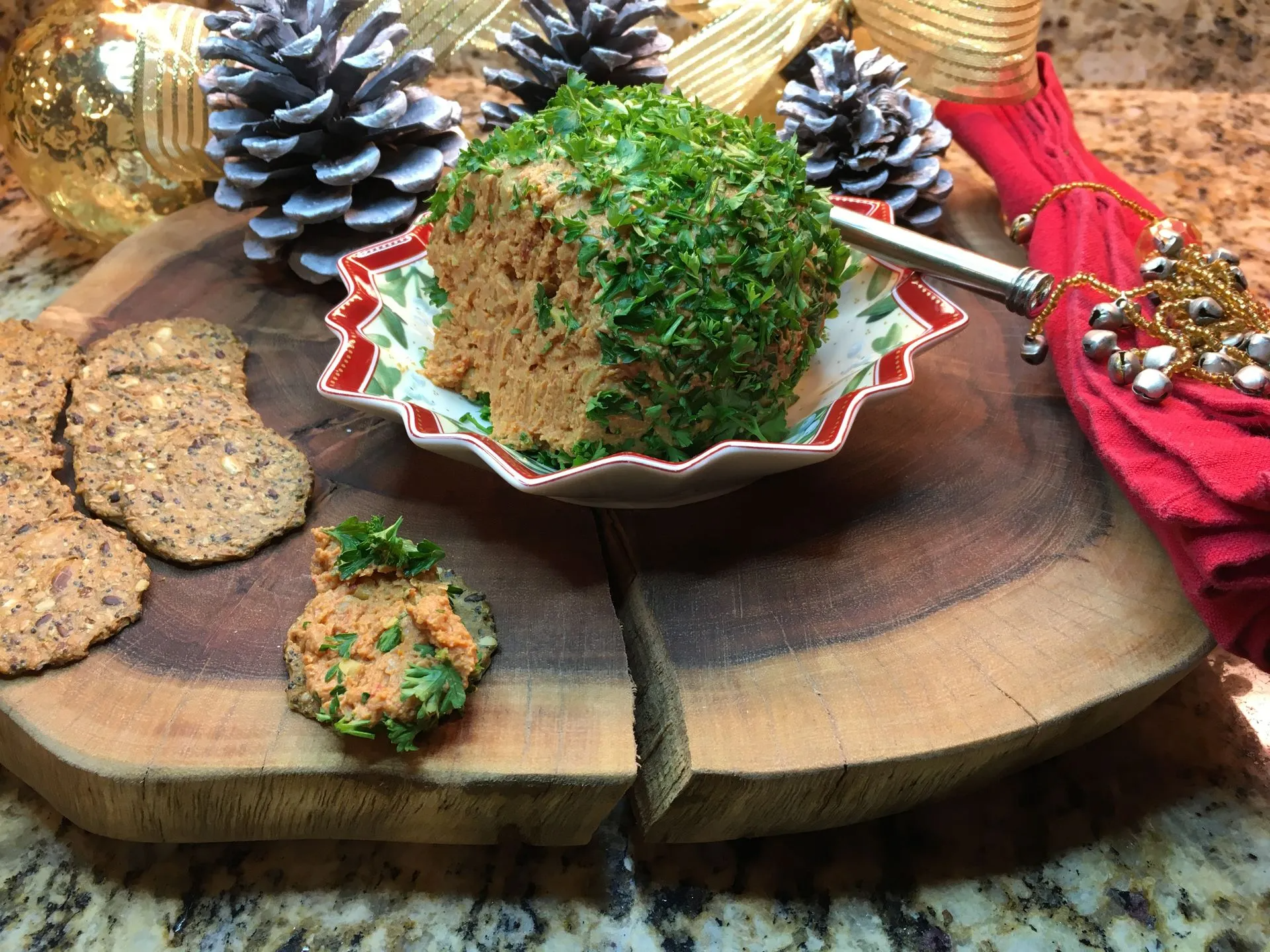 Healthy Smokey Tomato Cheez Ball