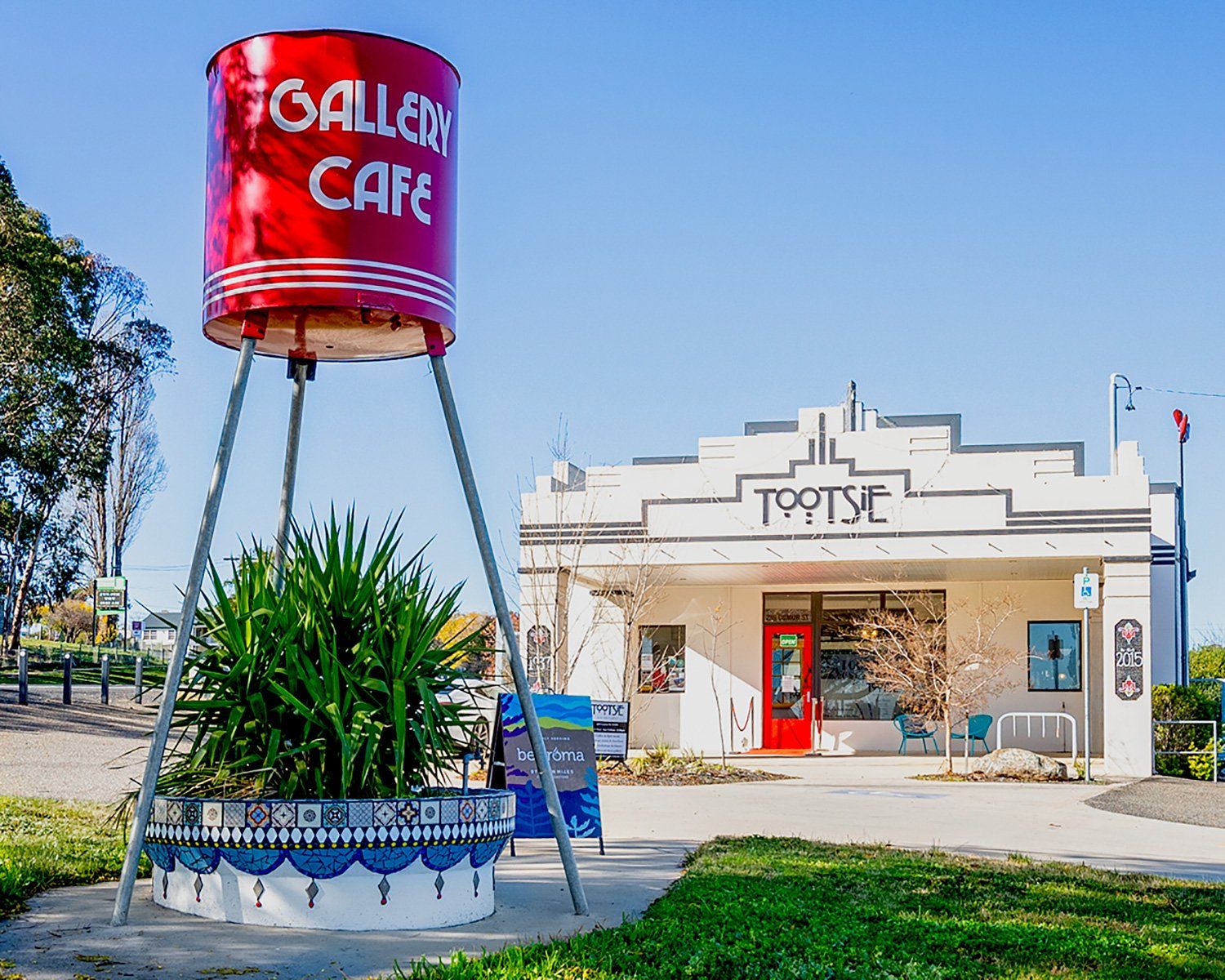 Tootsie Gallery Cafe Connect Inspire Grow