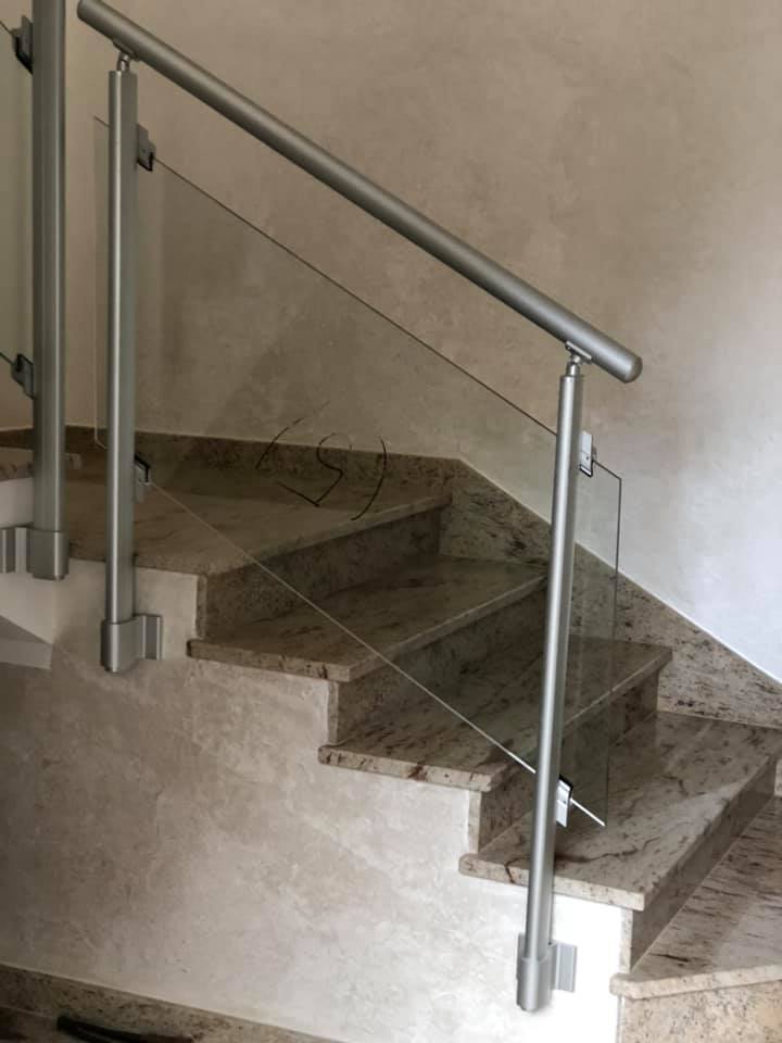 scale interne in vetro