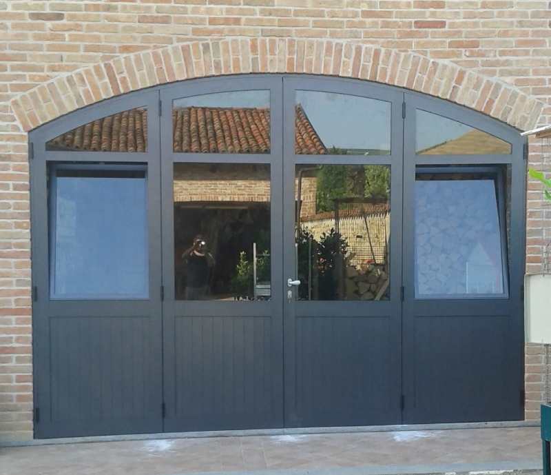 Portone centinato 4 ante apertura esterna