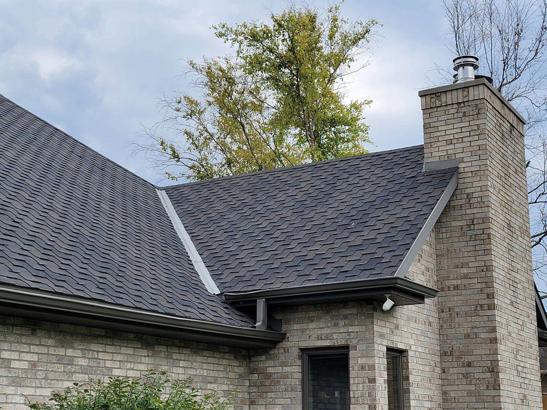 Exterior of Suburban House – Beatrice, NE – Schoen’s Roofing