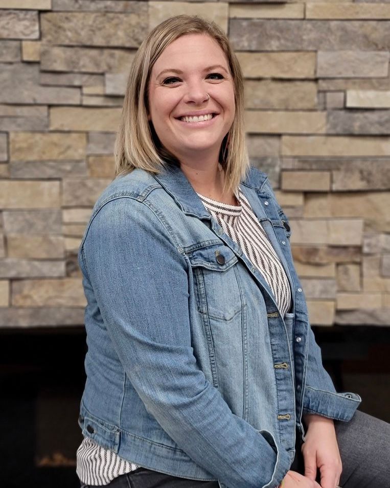 Heidi Knippelmier - Administrative Assistant – Beatrice, NE – Schoen’s Roofing