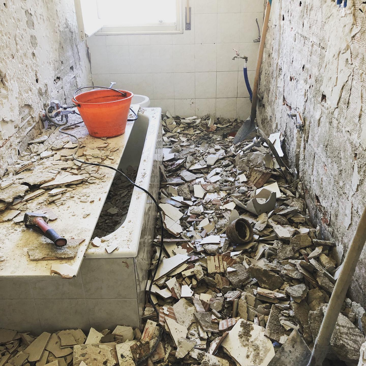 demolizioni edili bagno