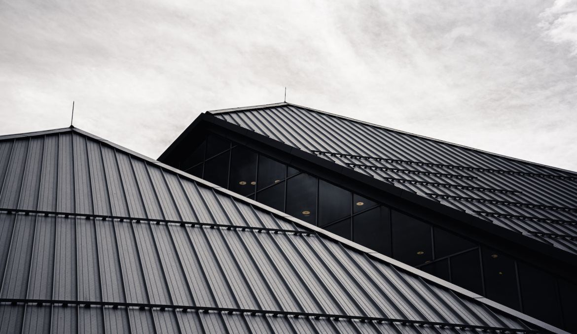 Pros and Cons of Metal Roofing Sheets for Your Calgary Home