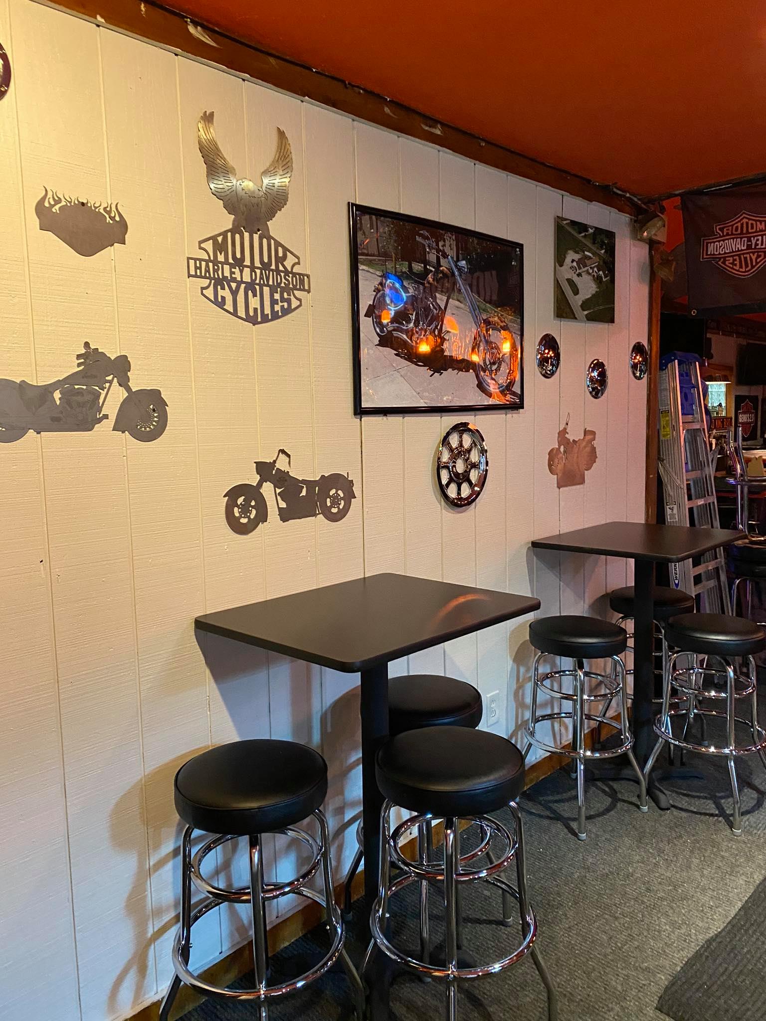 Containing Table And Chair — Medina, OH — Geno's 2.0 LCC