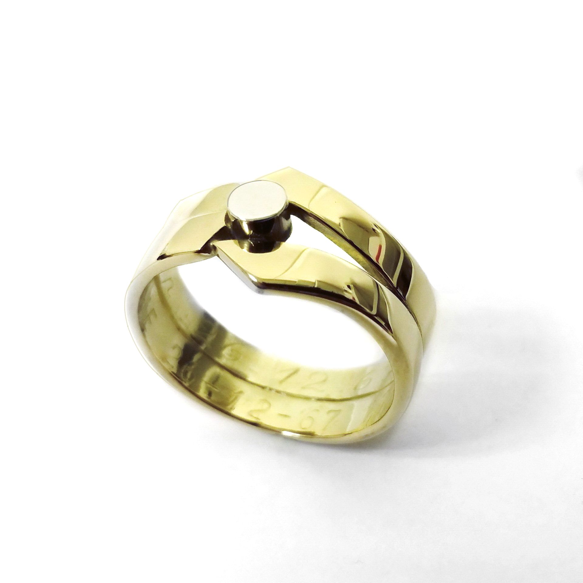 ring goud assieraad ascontainer handgemaakt Goudsmid