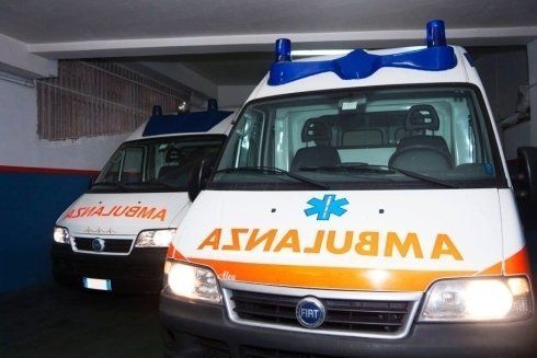 Primo piano di due ambulanze