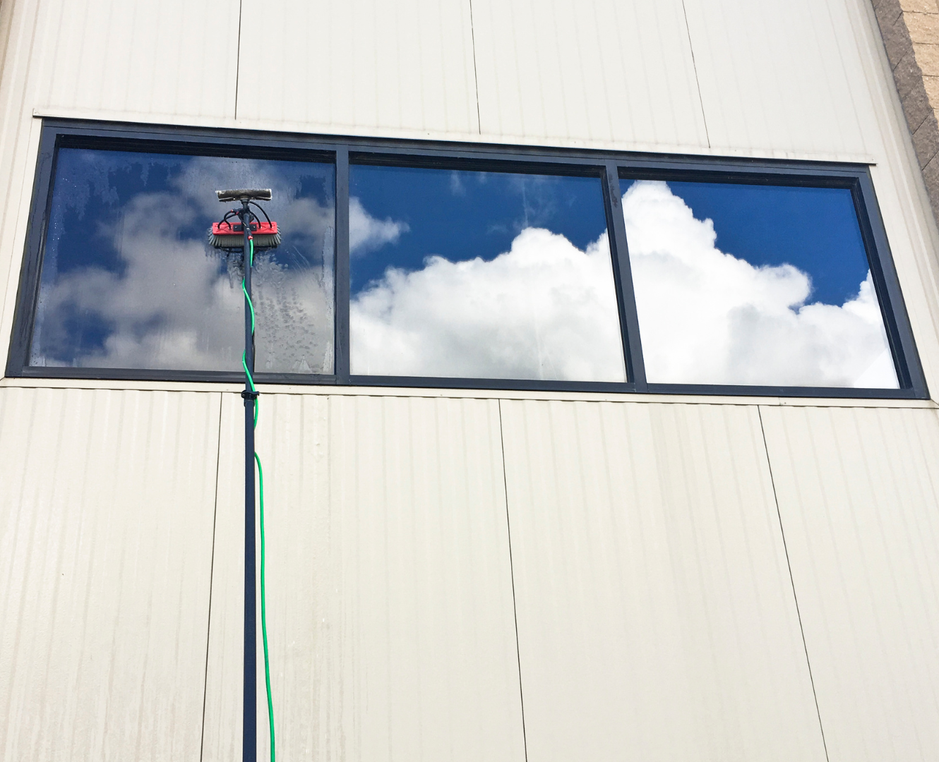 Water pole window cleaning 