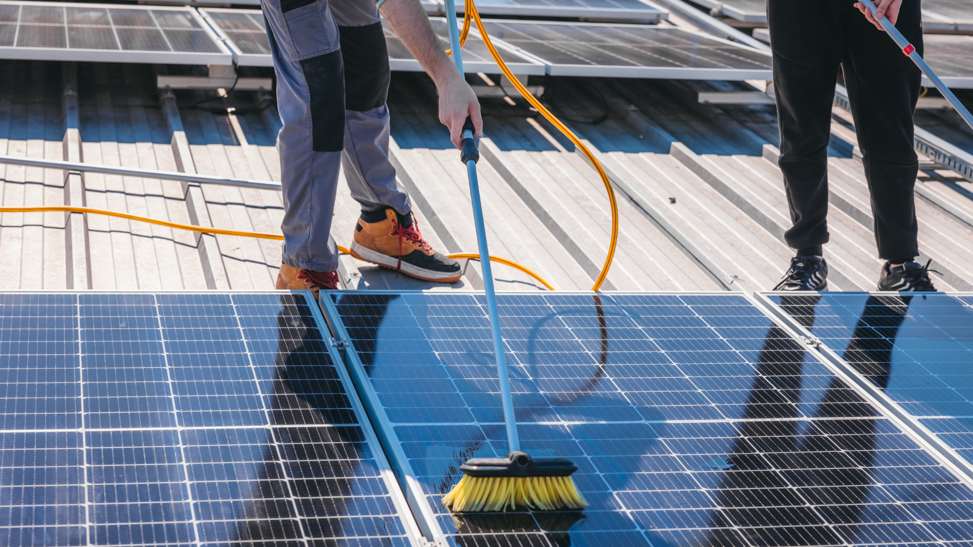 Solar panels water pole cleaning Solar panels water pole cleaning