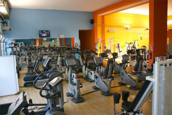 Palestra con cyclette