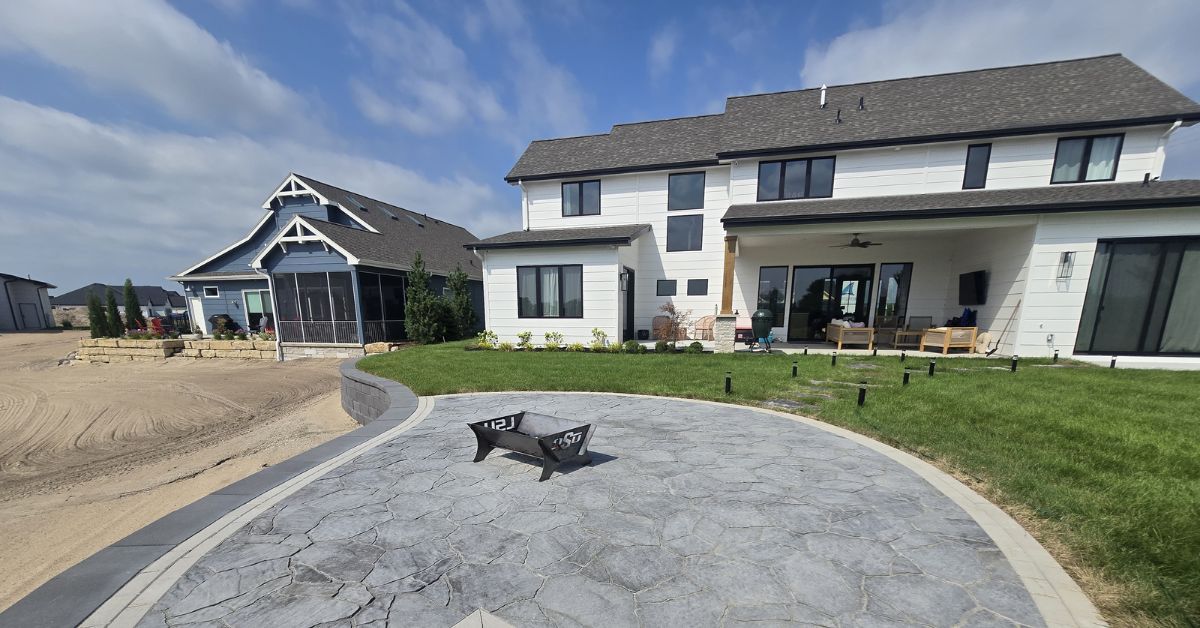 Landscaping Company Omaha NE expert team working on lawn design and installation by Garret’s Lawn.
