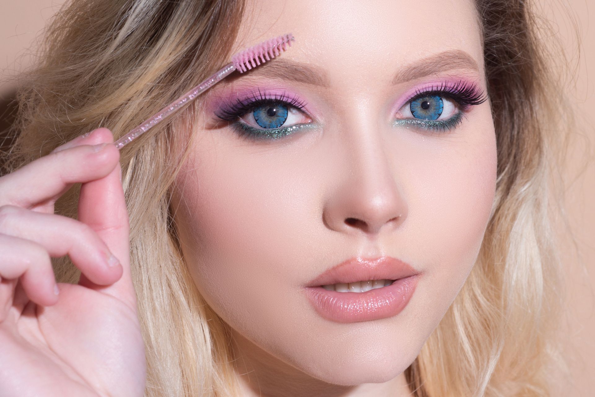 Perfect shaped brow, eyelashes with brow gel brush