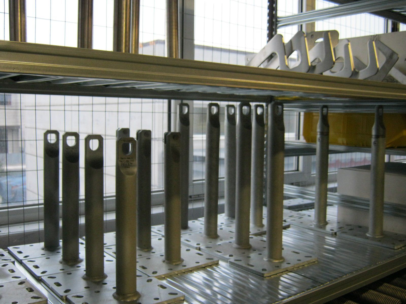 fornitura di grondaie in magazzino da esposizione 1