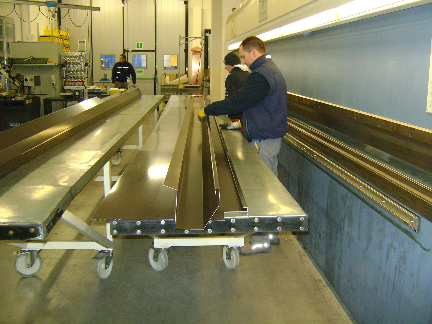 dettaglio di lavorazione di lamiere 3