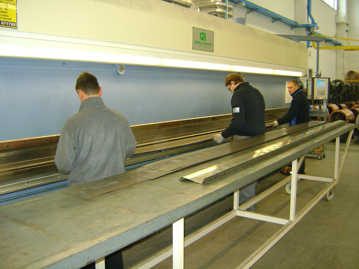 dettaglio di lavorazione di lamiere 4